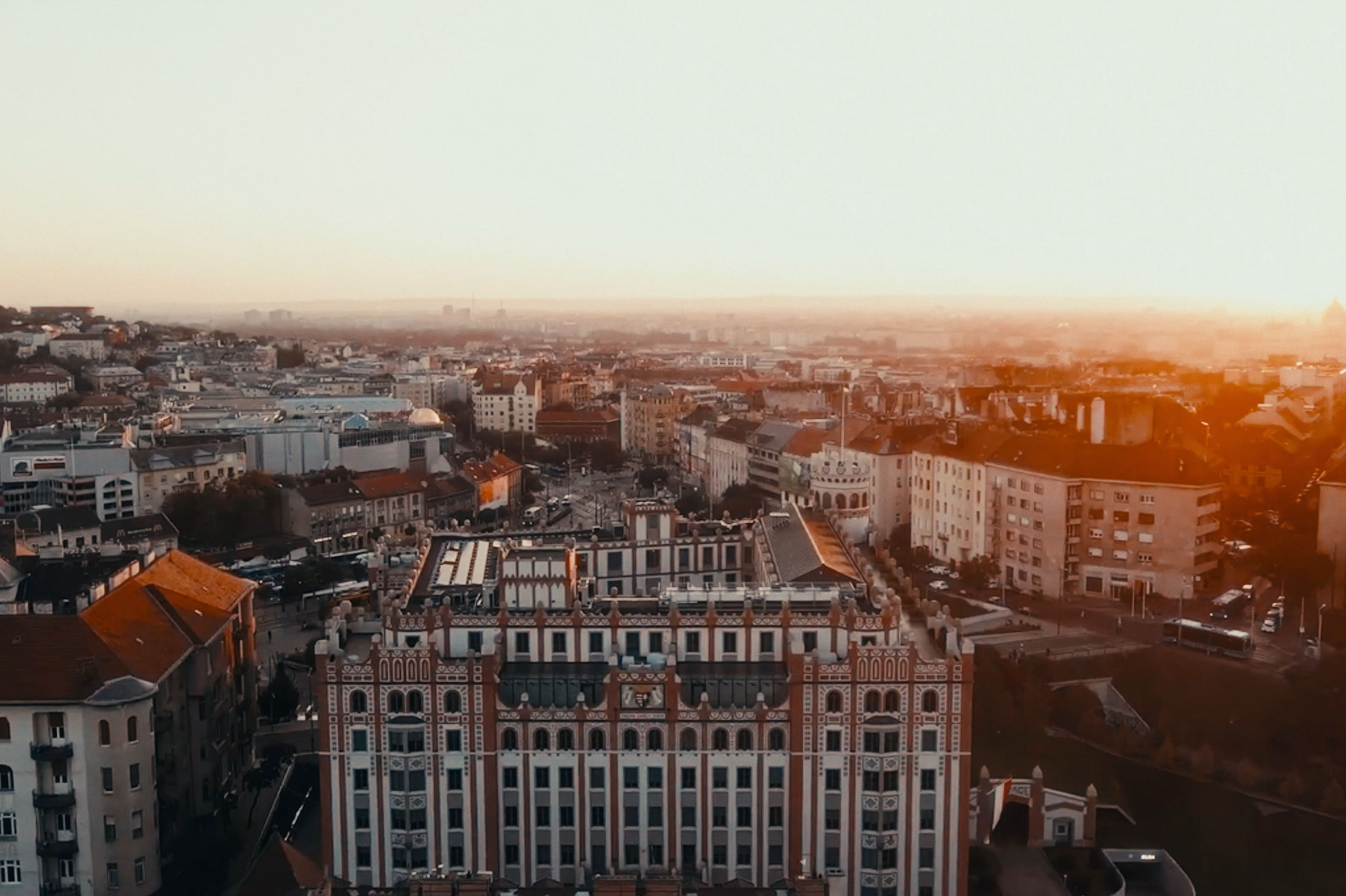 Pénzmúzeum Panoráma Terasz in heart of Budapest.