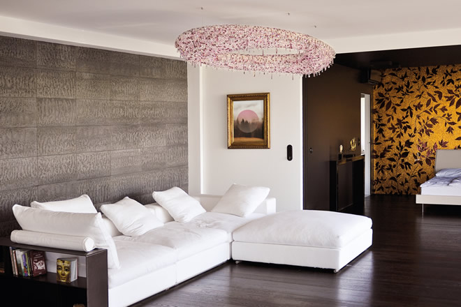 pink chandelier 01